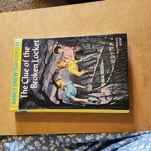 The Clue of the Broken Locket Nancy Drew Mysteries book 11  by Carolyn Keene